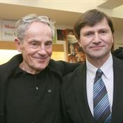 Jeppe z vrsku DNJ Jan Triska s Janem Hrusinskym po predstaveni_foto Jana Pertakova